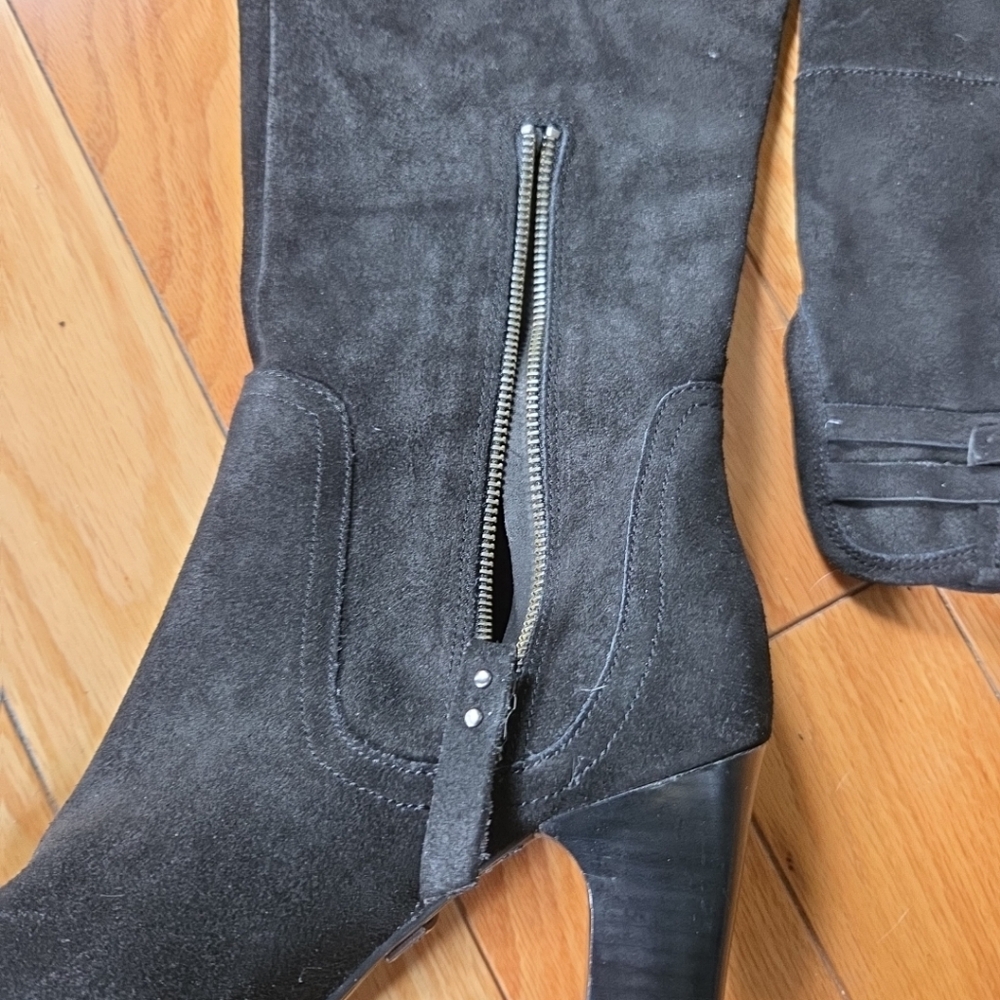 UGG Ophira black suede over-the-knee boots with a burgundy lamb fur cuff. - Picture 6 of 13